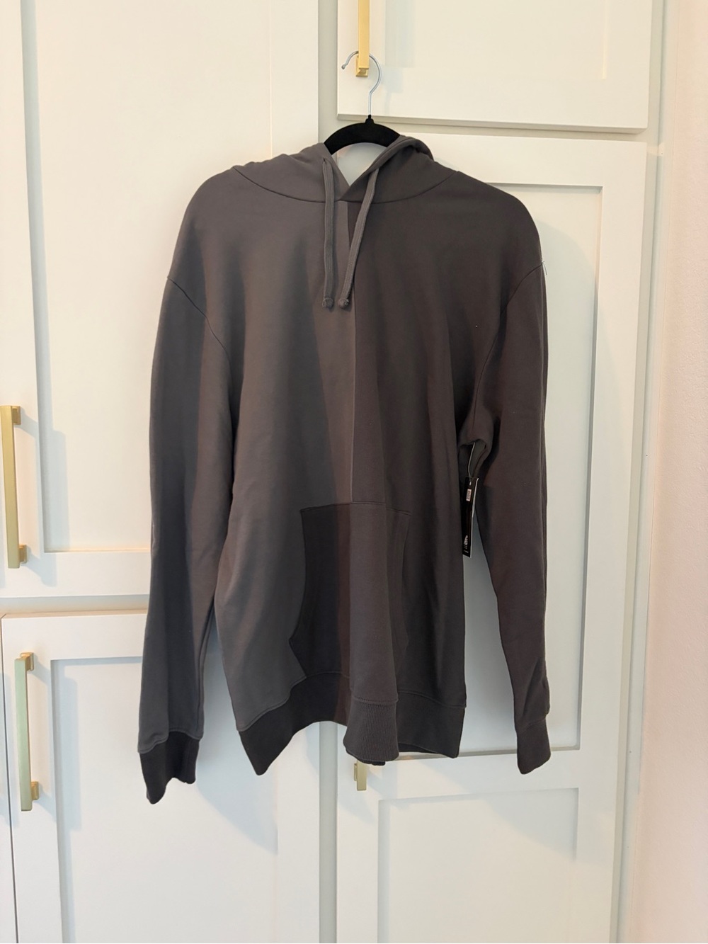 Hollywood The Jean People Men's Crewneck Hoodie Sweater in Dark Gray. Size M NWT